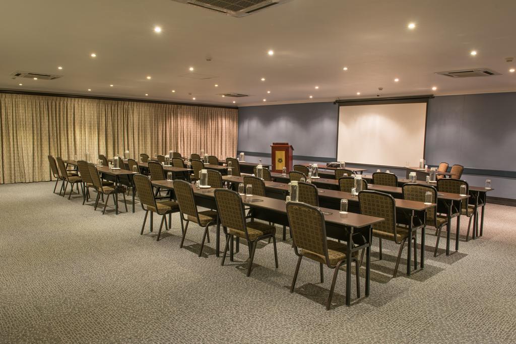 Peermont Mondior Hotel Gaborone Zewnętrze zdjęcie