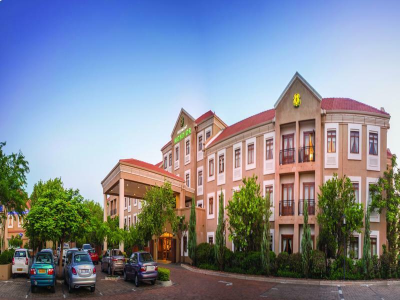 Peermont Mondior Hotel Gaborone Zewnętrze zdjęcie